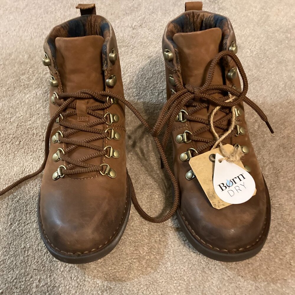 NEW Born Blaine Women Lace-Up Bootie 7.5